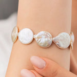 Load image into Gallery viewer, 54 Yassı İnci Bileklik #TİCSBRANDS#